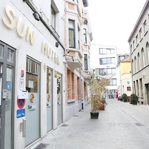サン ** Saint-Gilles